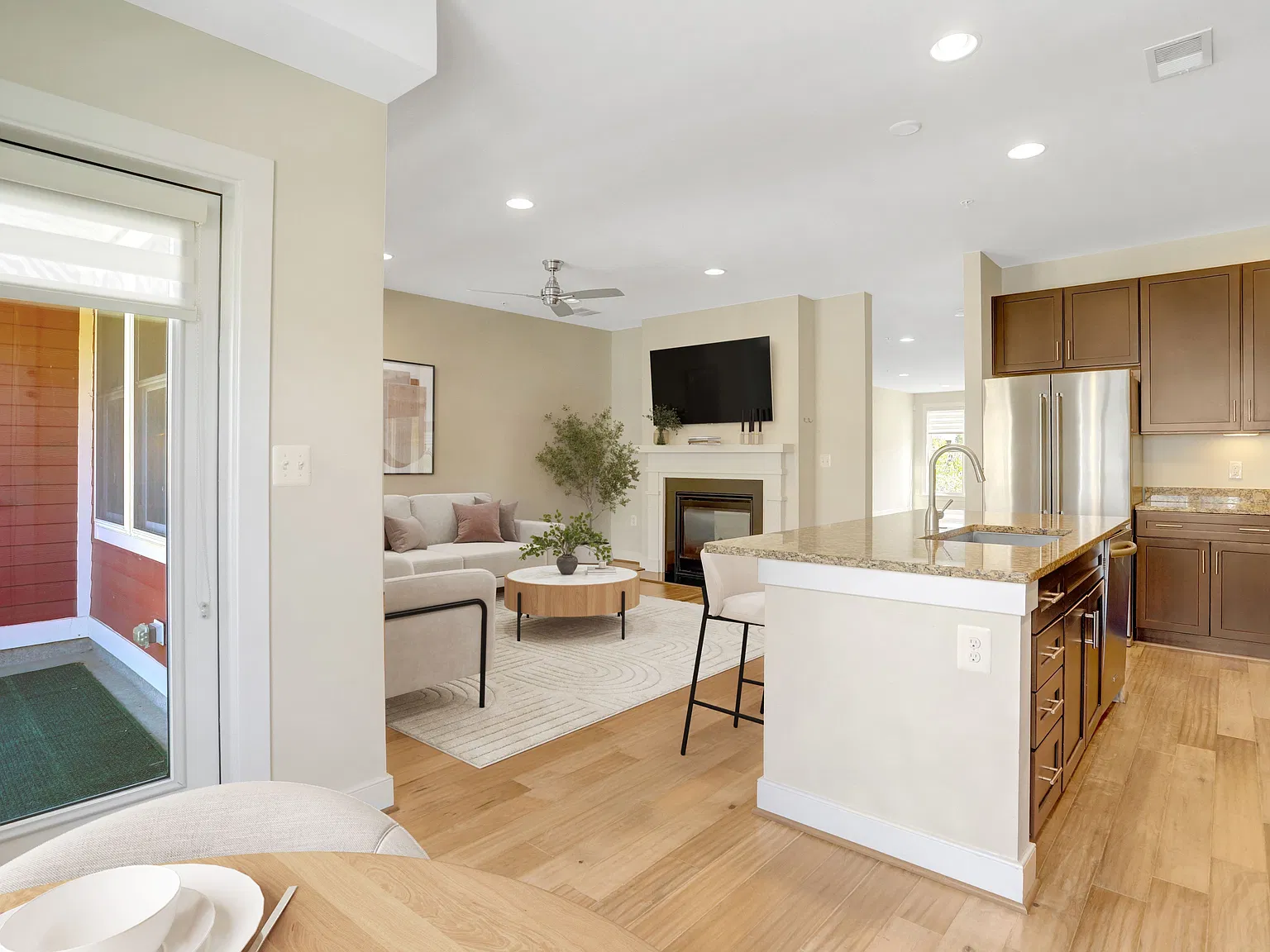 3 bed, 2.5 bath, 2808 sqft, $5,875 — Photo 4
