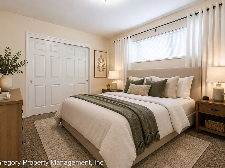 512 Santa Clara — Photo 10