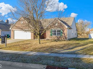 4062 S Meadow Wood Ct, New Palestine, IN