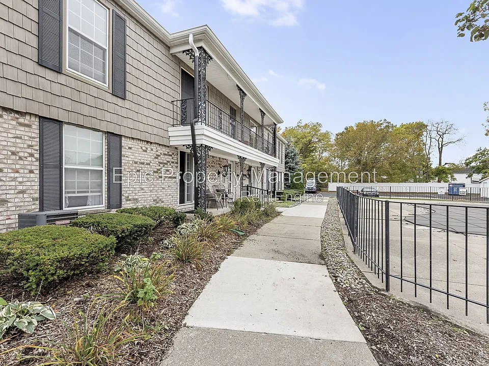 24360 E River Rd #36-1