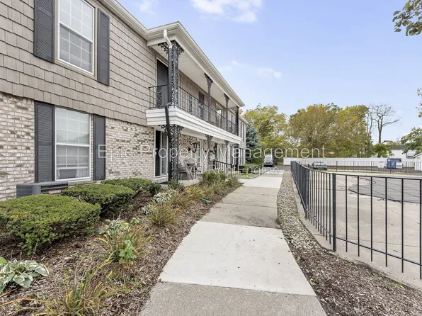 24360 E River Rd #36-1, Grosse Ile, MI 48138