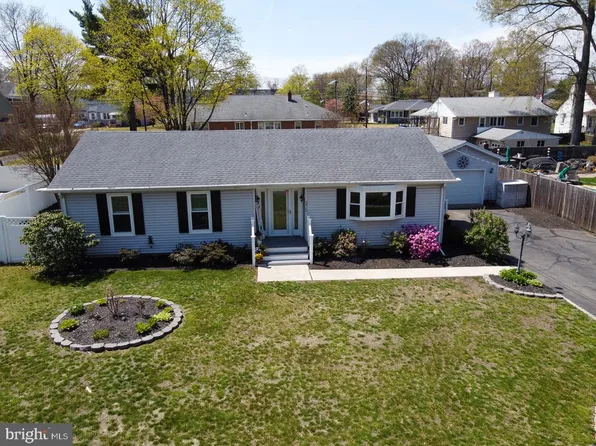 375 Bennett St, Roebling, NJ 08554