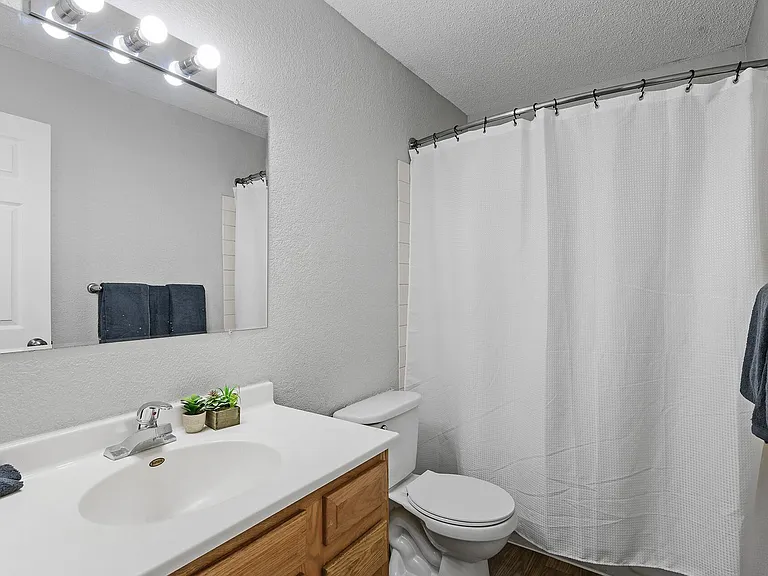 River Ridge Apartments — Photo 98
