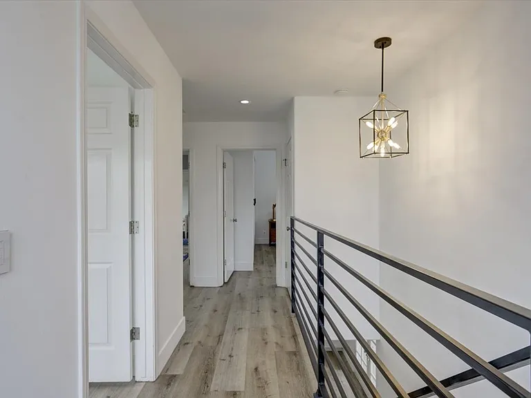 2402 Carnegie Ln #A — Photo 20