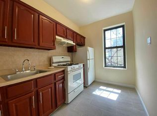 163-06 Hillside Ave #2R, Jamaica, NY 11432