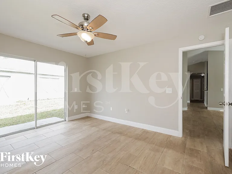 1031 Heron Ct — Photo 12