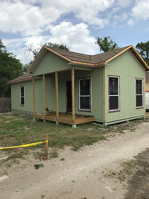 1st image of 2426 Norwich Street Ln