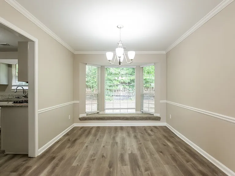 520 Brooksdale Dr — Photo 5