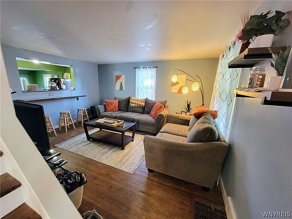 4th image of 683 Payne Ave