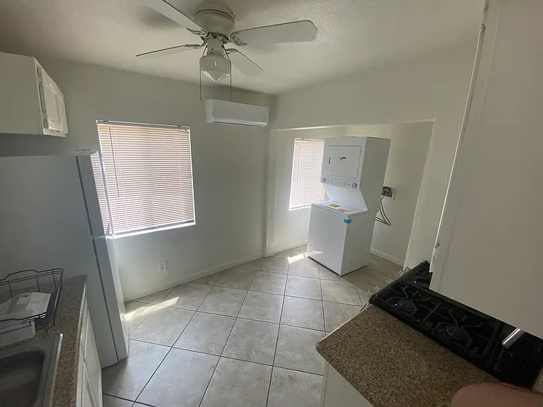 1115 Flint Ave — Photo 4