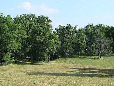 2nd image of 100 Old Woods Dr