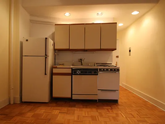 Rented by Cooper & Cooper Real Estate | media 3