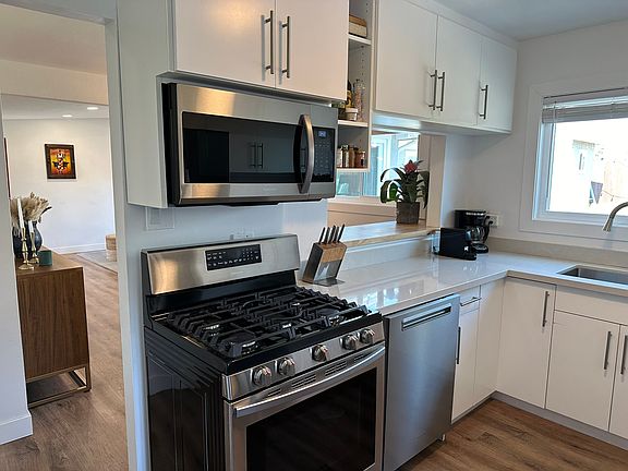 5th image of 4685 Cheshire St
