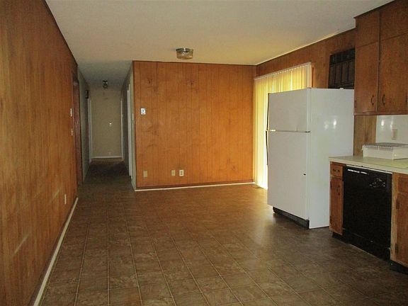 3rd image of 1105 Anita Dr