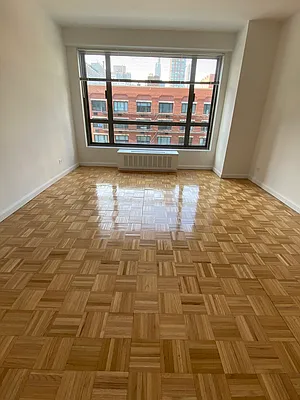 Rented by Solow Realty | media 23