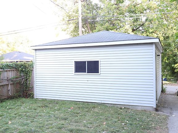 3rd image of 5613 S Wood St
