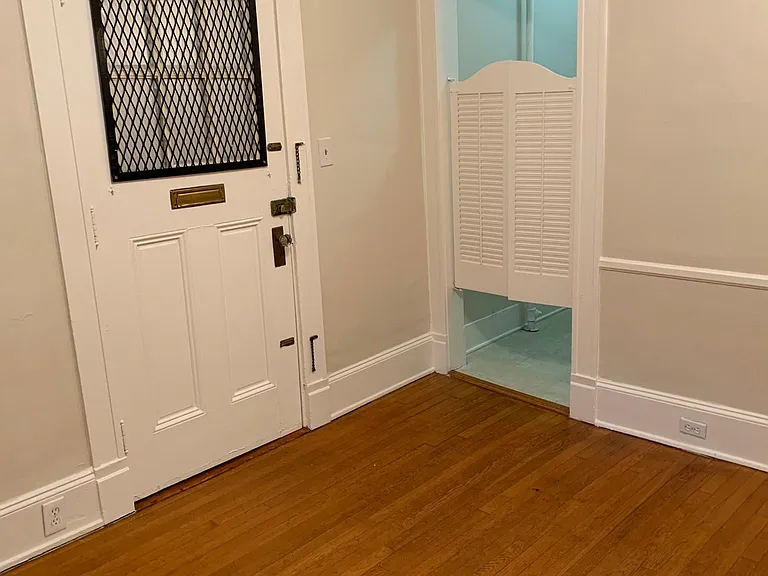 935 Blue Ridge Ave NE #3 — Photo 6