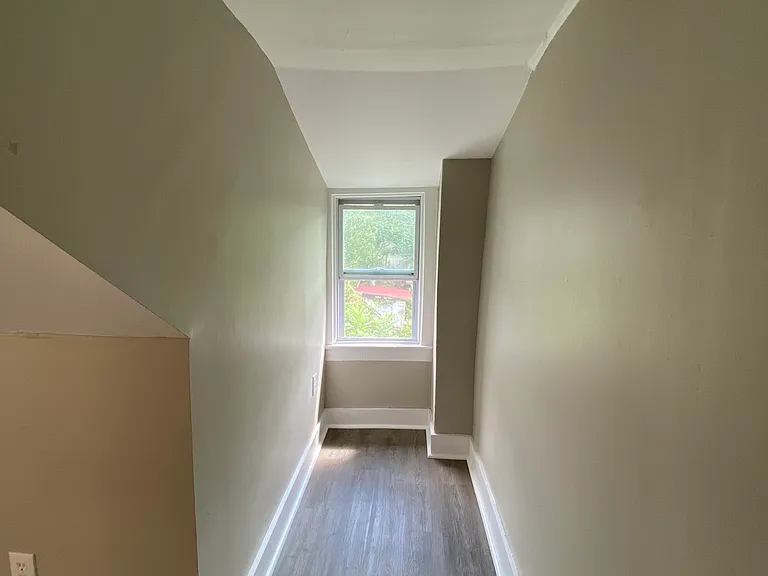 944 Sullivan St #2 — Photo 15