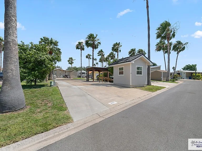 2072 Cordoba E — Photo 1