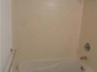 112 George St #601, Toronto, ON M5A 2M5