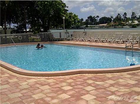 4th image of 1455 N Treasure Dr APT 5N