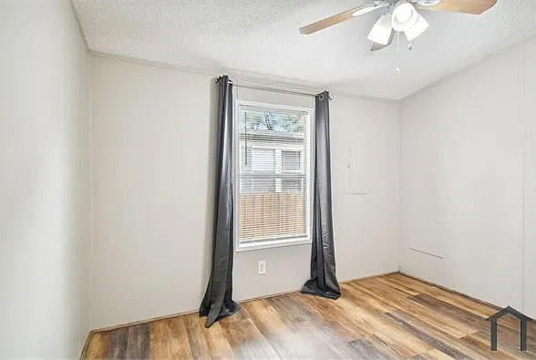 10609 Bay Hills Cir — Photo 24