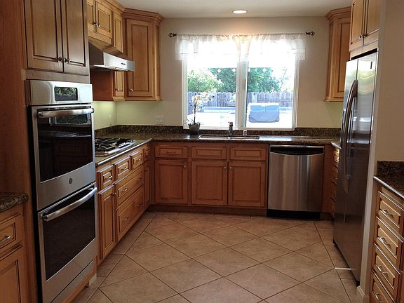 4th image of 981 Aranmoor Ave