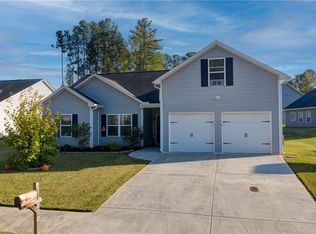 504 Cole Creek Dr, Dallas, GA 30157