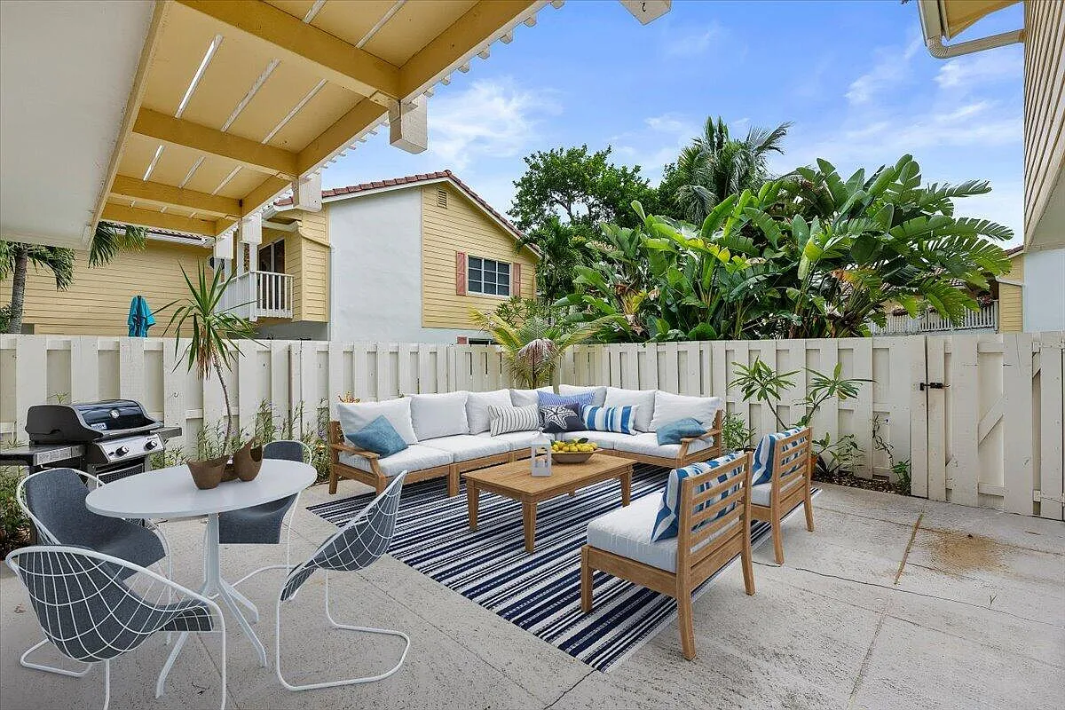 3 bed, 2.5 bath, 1620 sqft, $3,300 — Photo 3