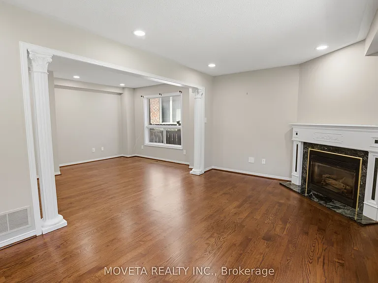 30 Briardale Pl — Photo 18