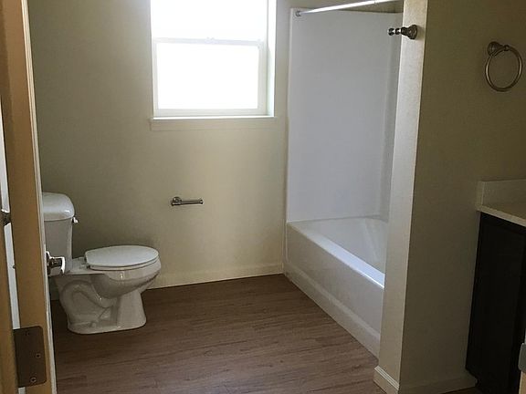 5th image of 2031-2035 5th St #308