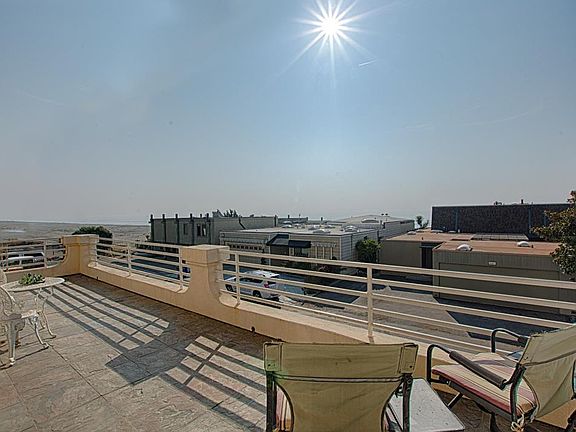 3rd image of 641 Beach Dr