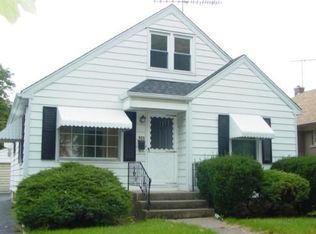 923 Wilcox St, Joliet, IL 60435