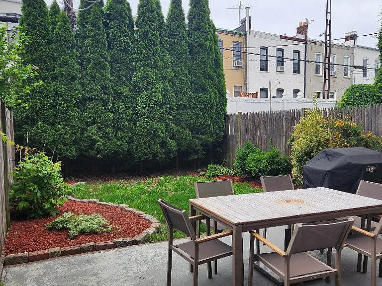 54 Hausman St #1A — Photo 20