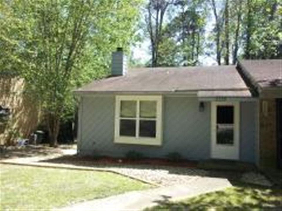 1st image of 2119 Victory Garden Ln #A