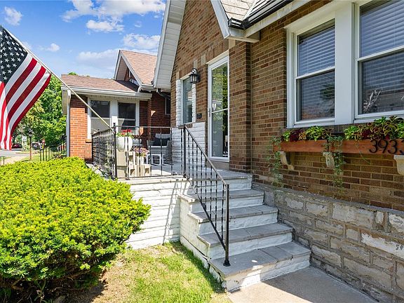 4th image of 3933 Burgen Ave
