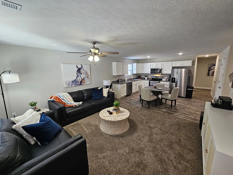 2224 Morris Ave — Photo 5