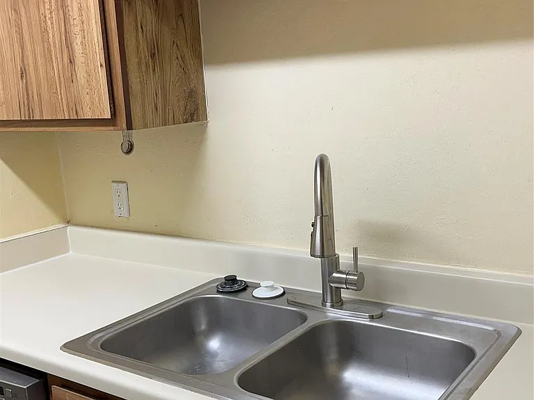 3919 Fairmont Pkwy #200 — Photo 19