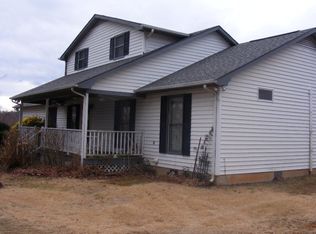 21 McMoon Ln, Stuart, VA 24171