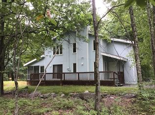 103 Hillcrest Dr, Greentown, PA 18426