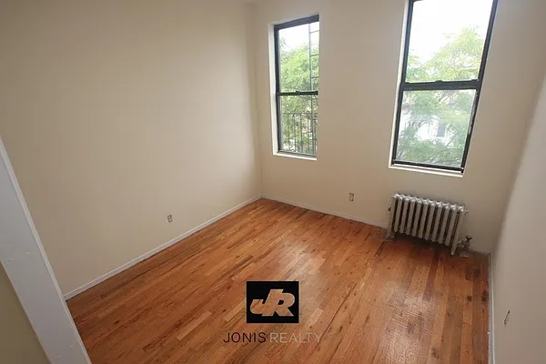 Rented by Jonis Realty | media 14