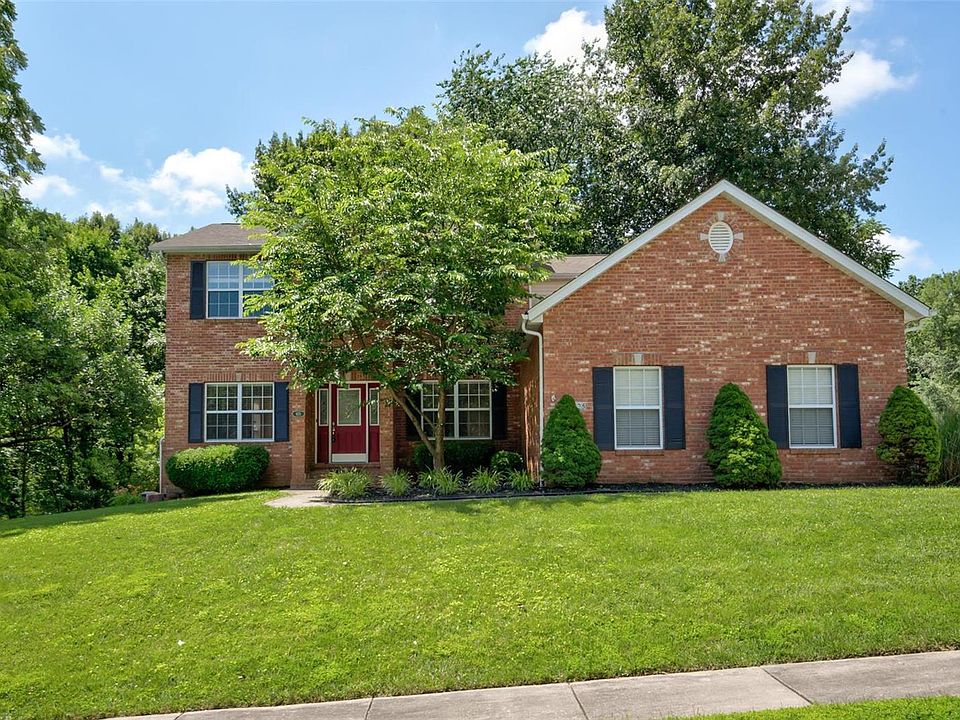 1st image of 825 Wildwood Ln