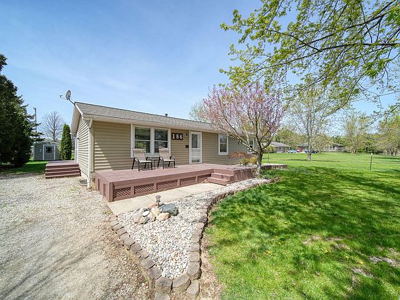 3rd image of 186 Harris Dr