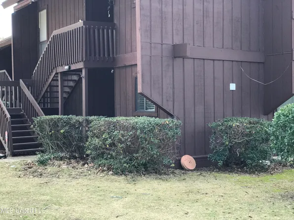111 Golf Club Dr #D, Diamondhead, MS 39525