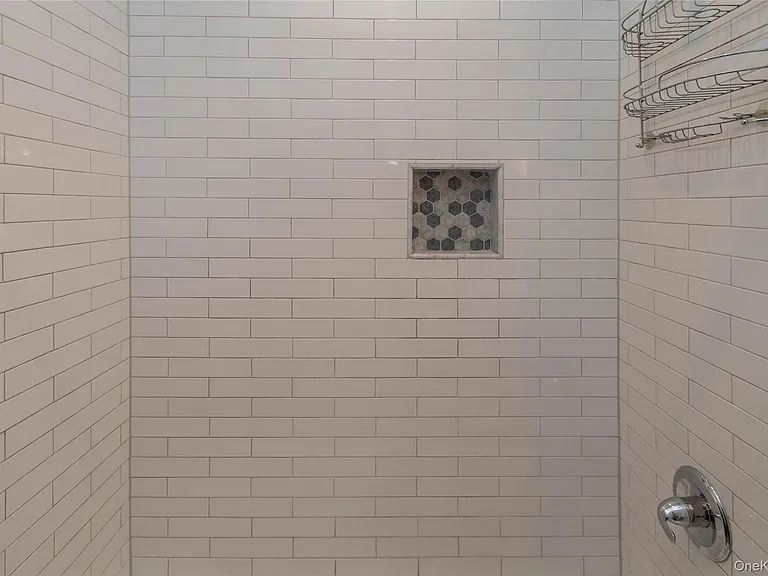 15 Taylor Ave — Photo 18