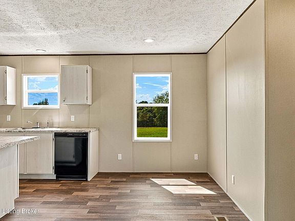 3rd image of 96 Grace Ln