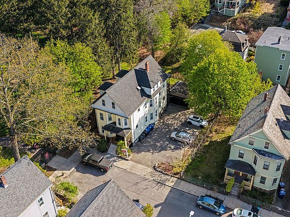2nd image of 83 Tower St