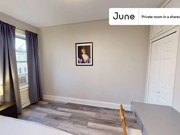 13 Charlotte St #B — Photo 2
