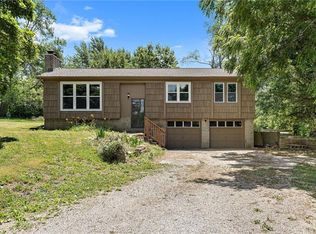 28365 W 83rd St, De Soto, KS 66018