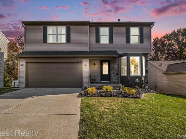 5731 Lockwood Dr, Waterford, MI 48329